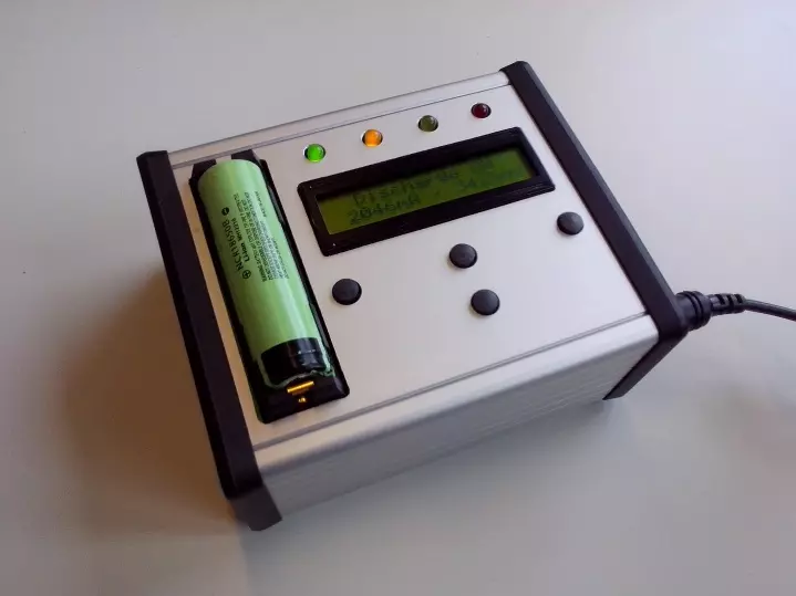 Picture: Li-ion battery tester