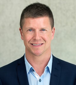 Dr. Oliver Bachmann