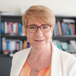 Prof. Dr. Caroline Brüesch