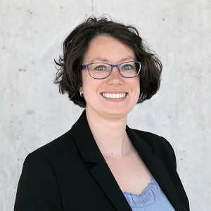 Dr. Yvonne Hegele