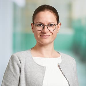 Dr. Bettina Sackenreuther
