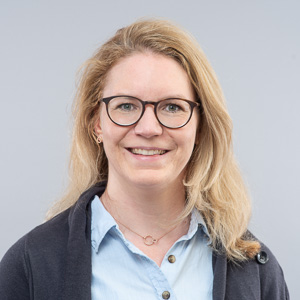 Dr. Julia Quehenberger