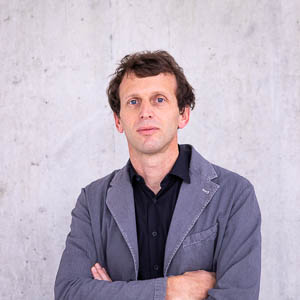 Dr. Oliver Streiff