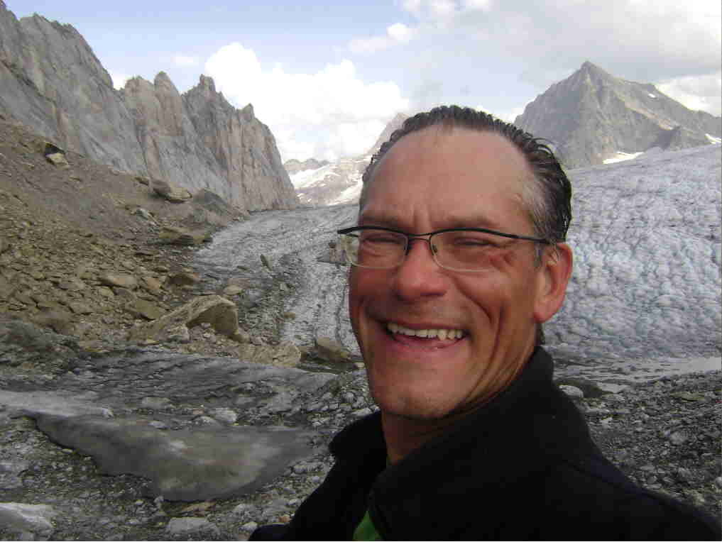 Dr. Alexander Szallies