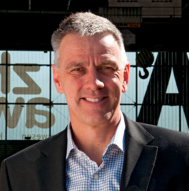 Prof. Patrik Thalparpan