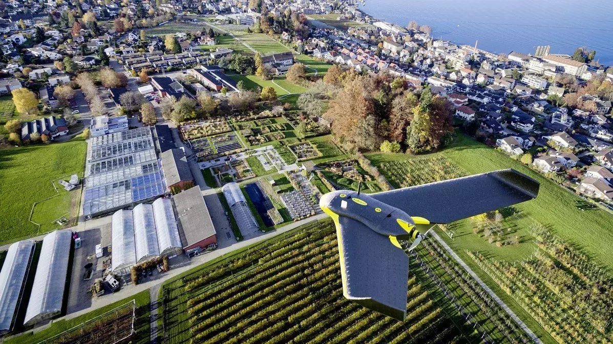 Luftbild einer Drohne, die über den Campus Grüental fliegt. 