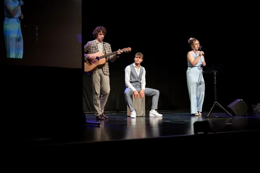 Foto von der Diplomfeier des Bachelor Kommunikation