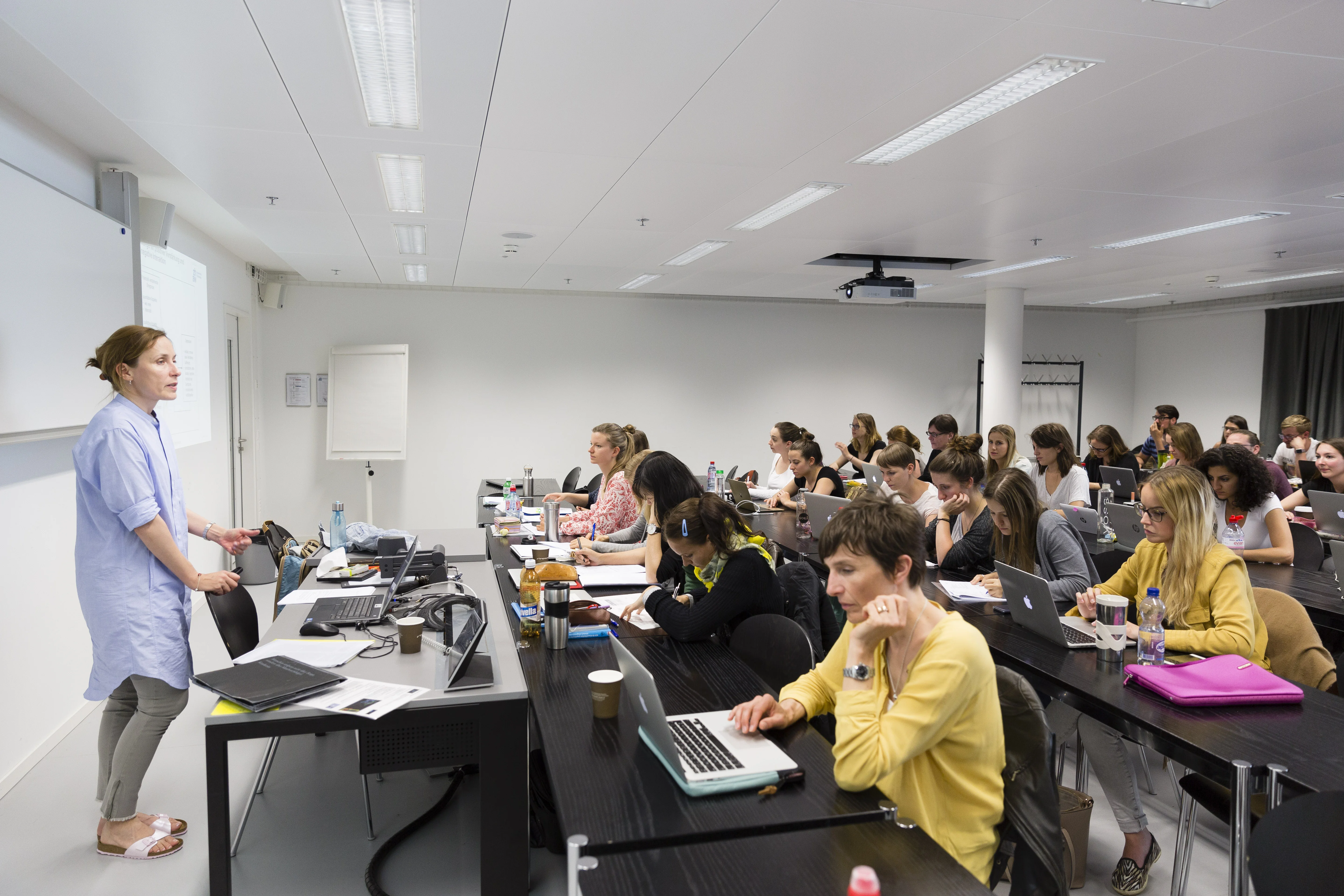 Studierende im Hörsaal