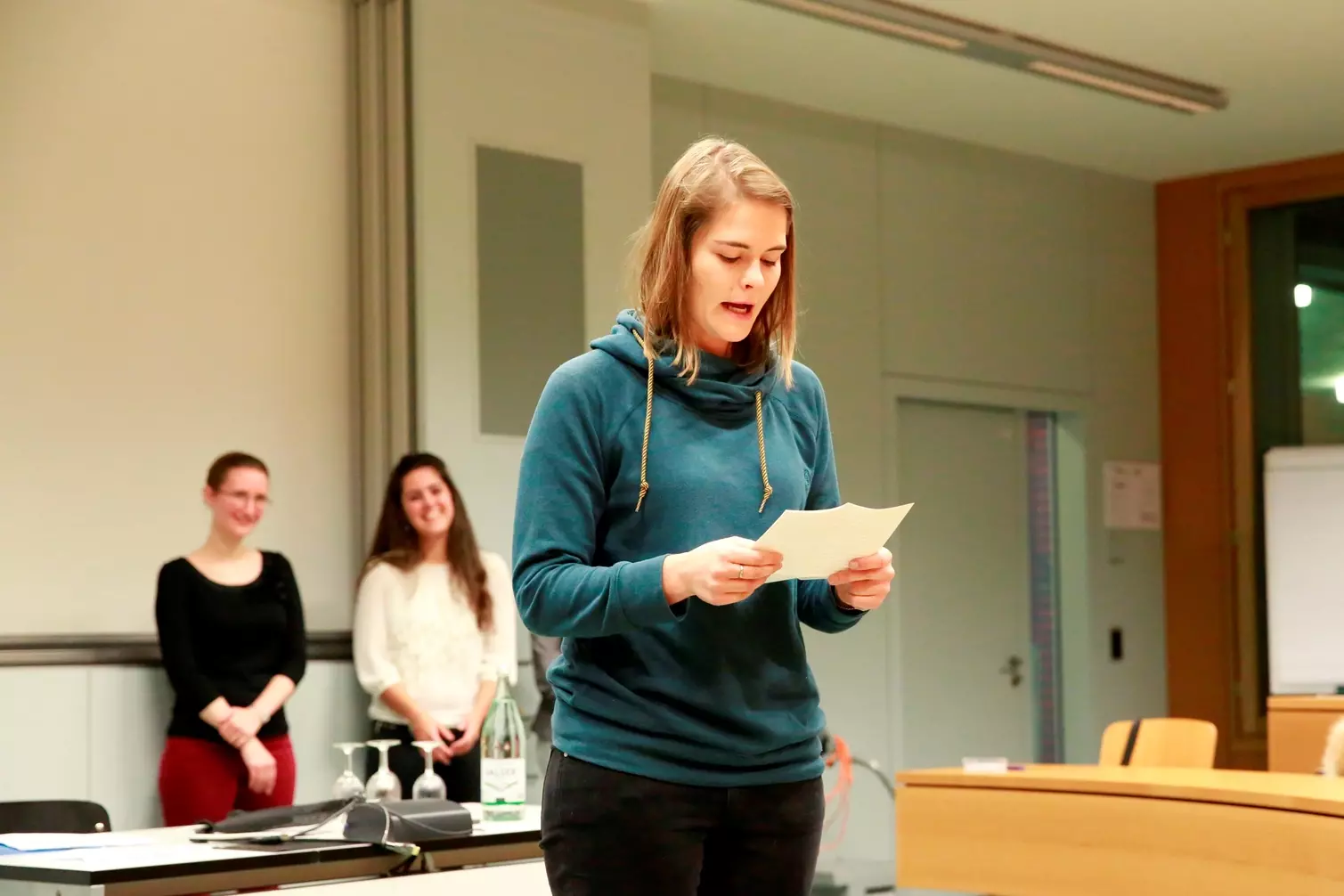 Slam-Poetin Hazel Brugger zu Gast in einer Info-Veranstaltung zum Bachelor Angewandte Sprachen