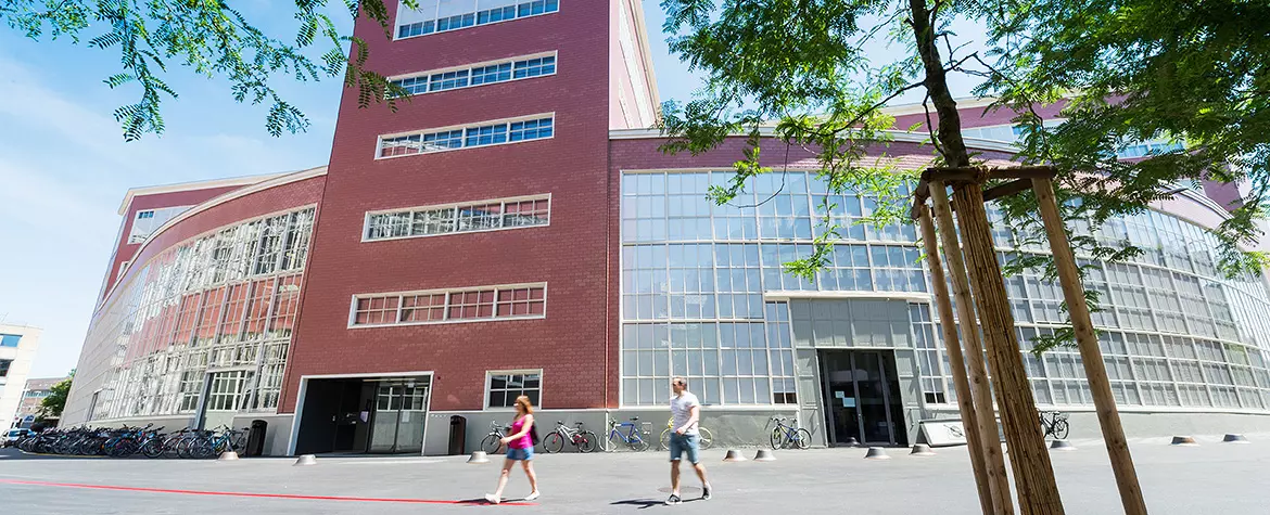 External view of the University Library Winterthur (MB Building).