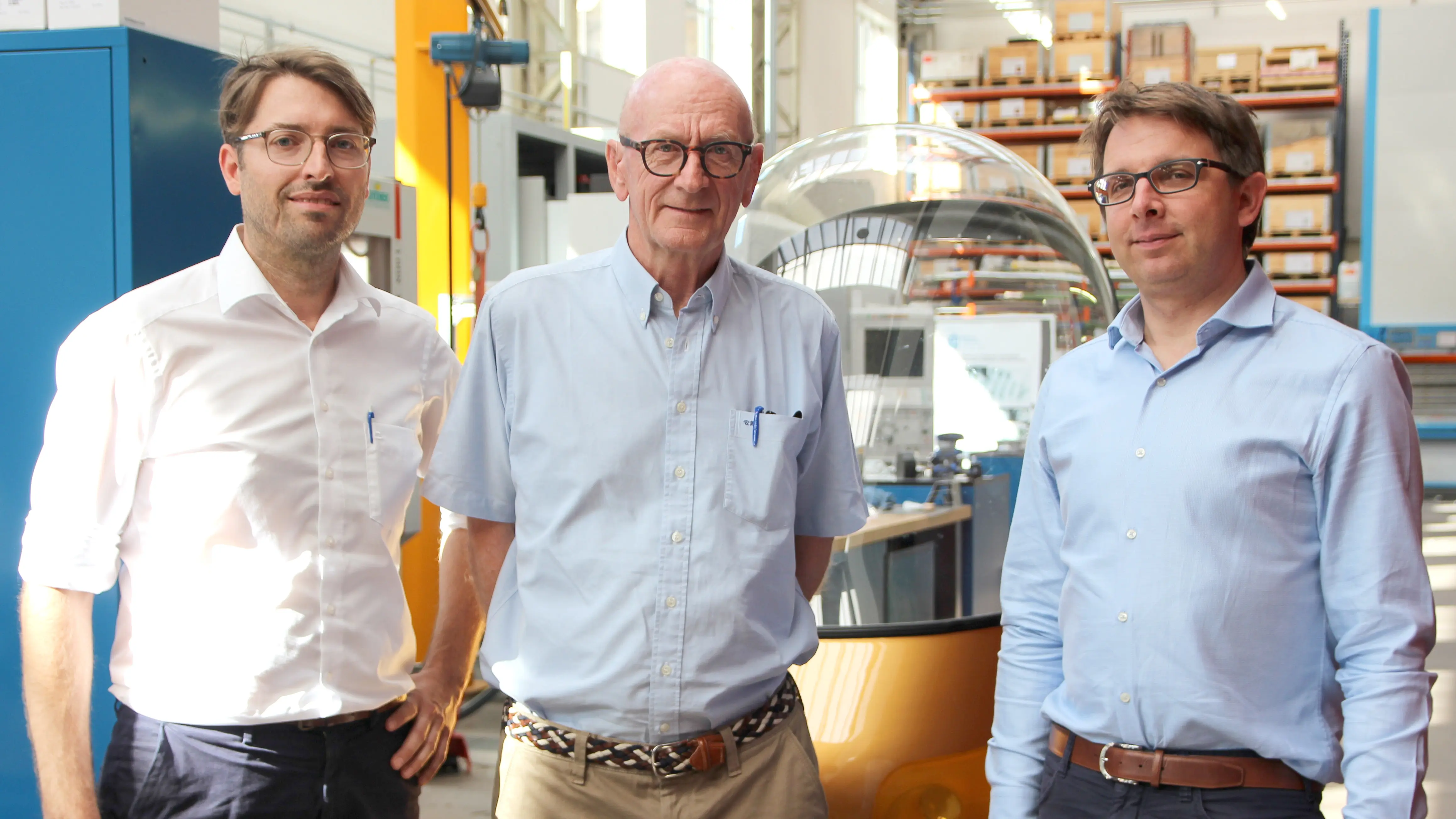 Investor Urs Horat (Mitte) unterstützt die Share your BICAR AG von Adrian Burri (rechts) und Hans-Jörg Dennig (links).