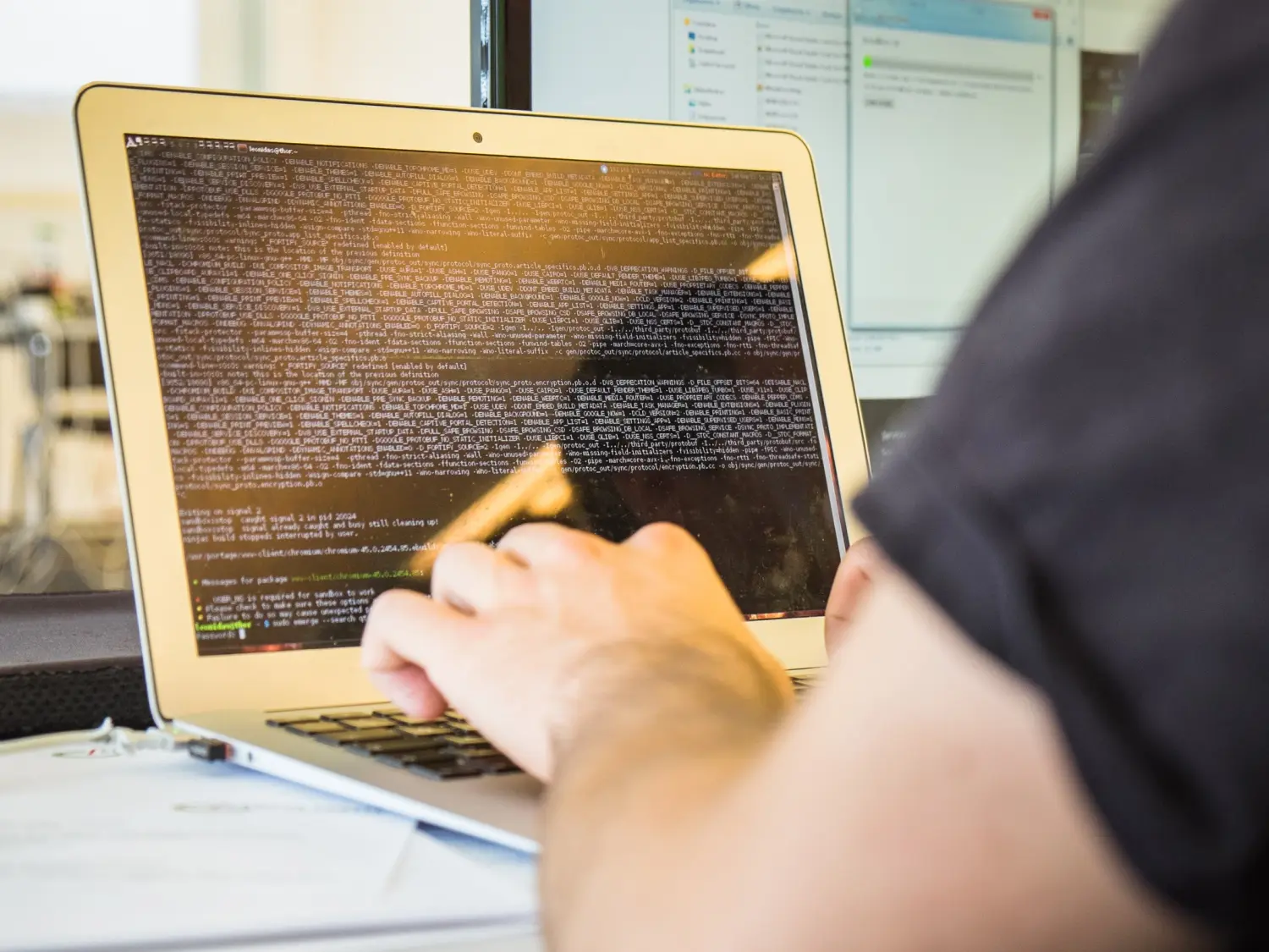 In den Challenges schlüpfen die jungen Hacker in die Rolle des Angreifers, um sich Zugang zu geschützten Systemen zu verschaffen oder verschlüsselte Dokumente zu knacken.