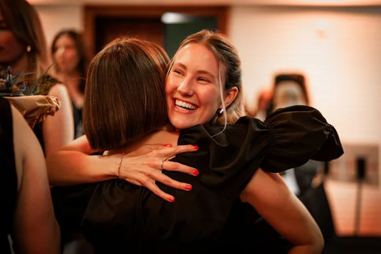 Foto von der Diplomfeier des Bachelor Kommunikation