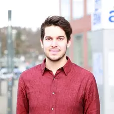 Portraitbild Dominik Véron