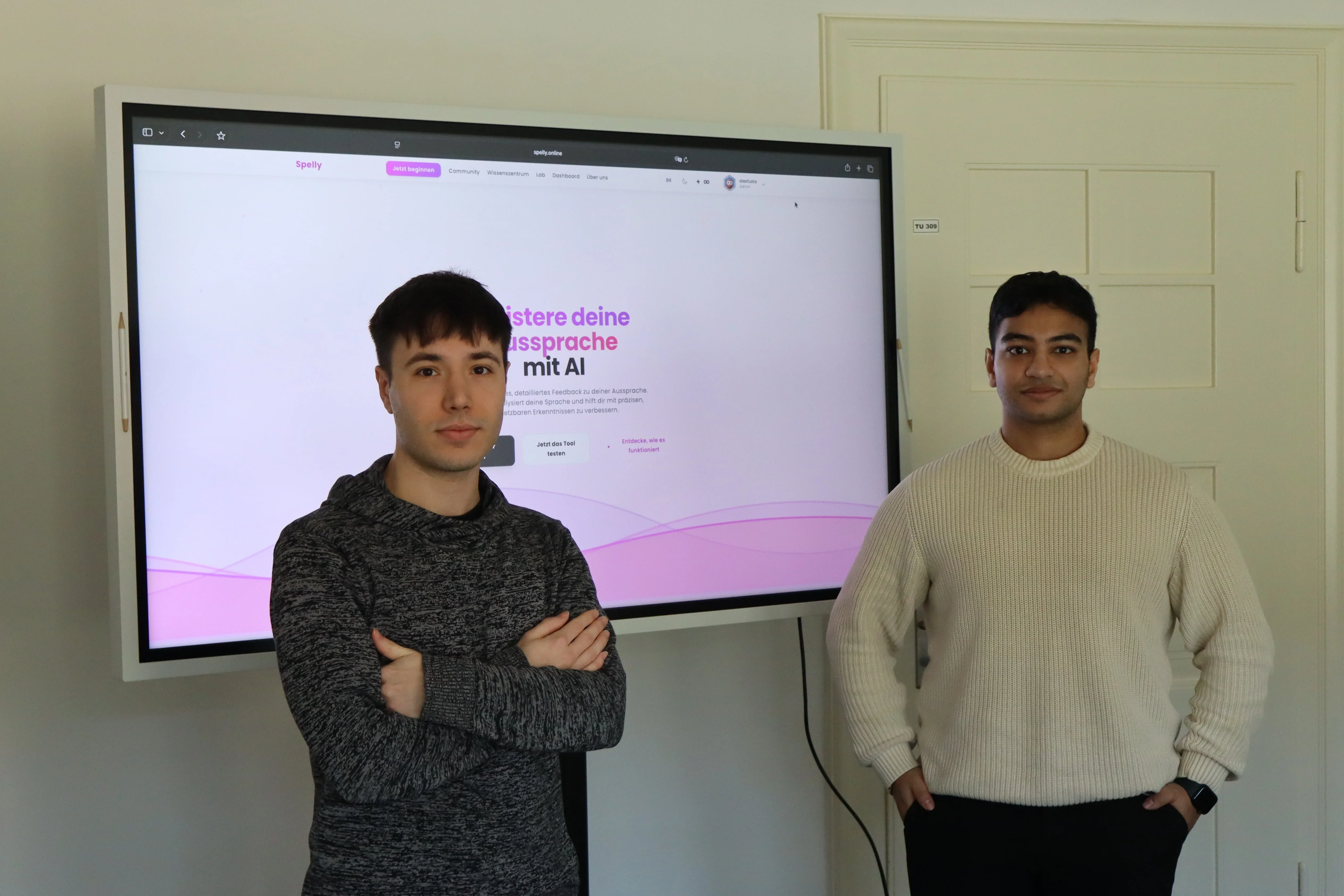 Das Spelly-Team mit der Homepage.