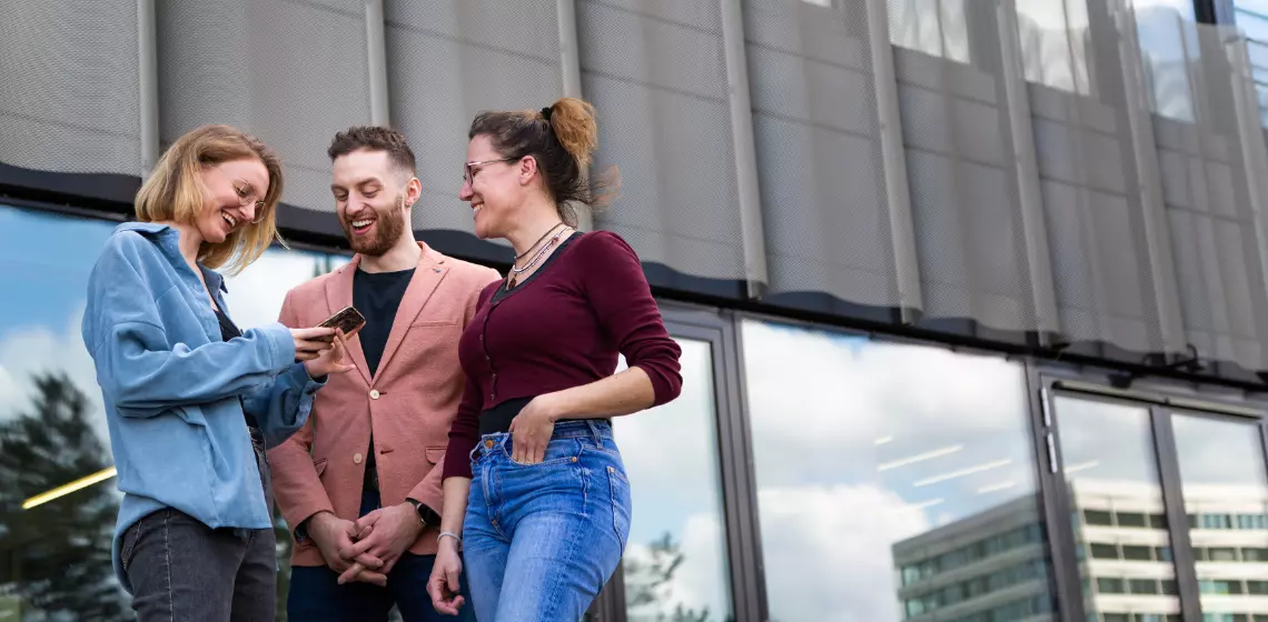 Studierende vor dem Toni-Areal