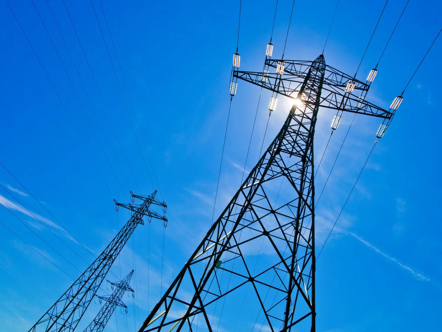Die fluktuierende Energieerzeugung hat Einfluss auf das Stromnetz.