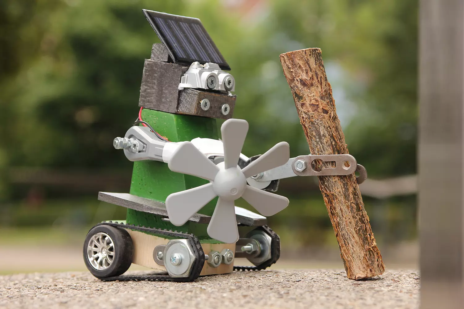 Siegerprojekt 2014: Der «Waldarbeiter-Roboter» gewann den Wettbewerb zum Thema «Mensch & Maschine».