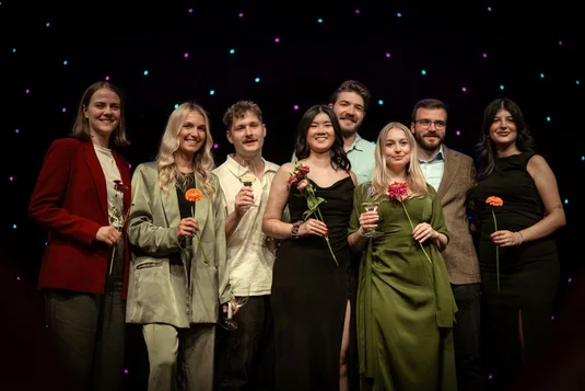 Foto von der Diplomfeier des Bachelor Kommunikation