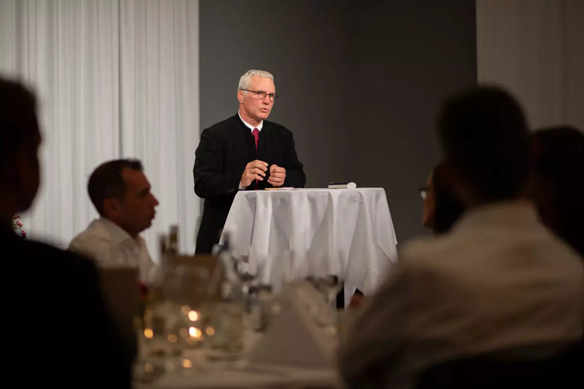 Foto des Diplomredners Prof. Dr. Andreas König