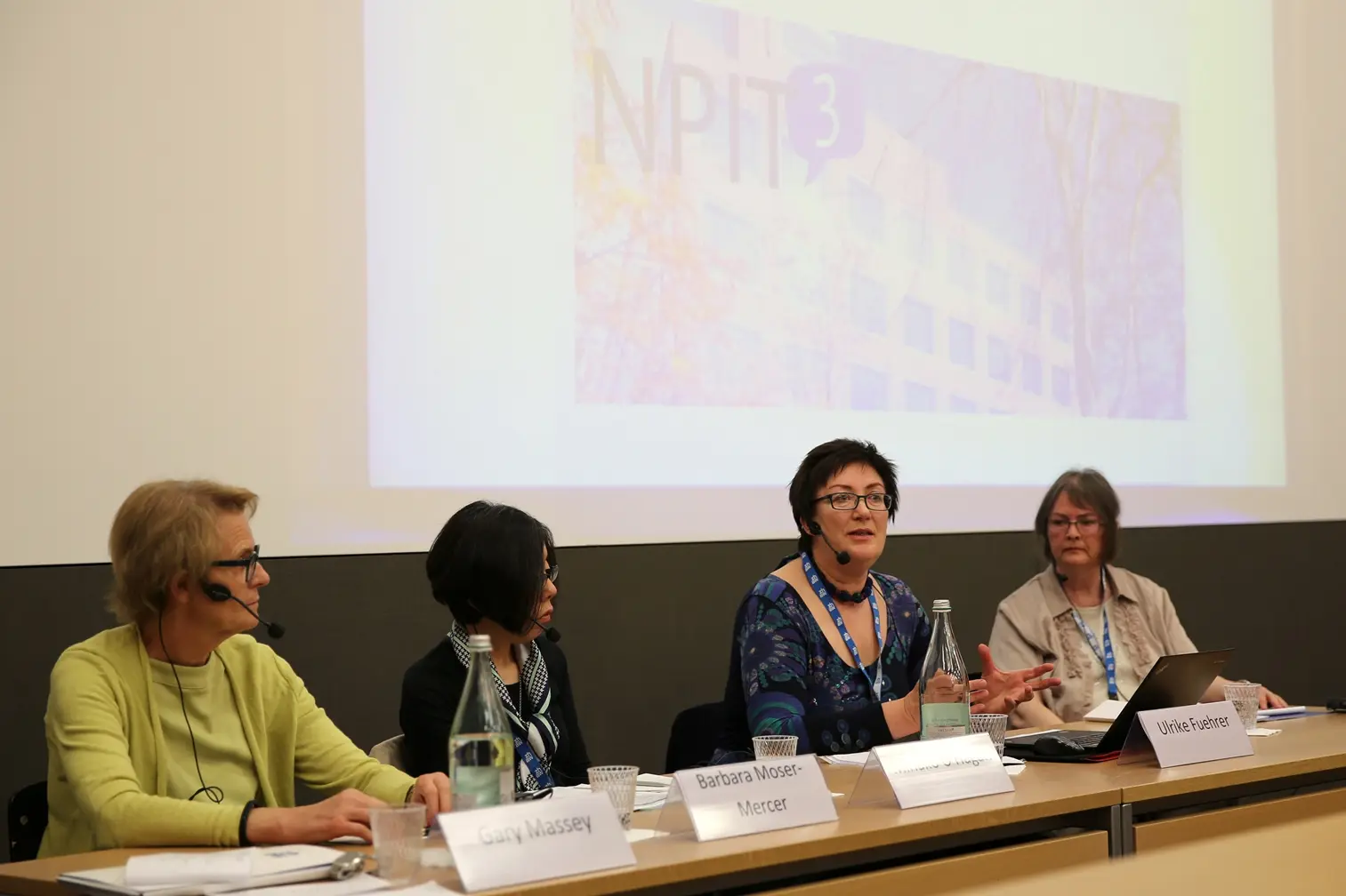 Expertinnen diskutieren die Wege, aktuellen Praktiken und Entwicklungen von Non-Professional Interpreting and Translation - v.l. Barbara Moser-Mercer, Minako O’Hagan, Ulrike Fuehrer, Sylvia Kalina.