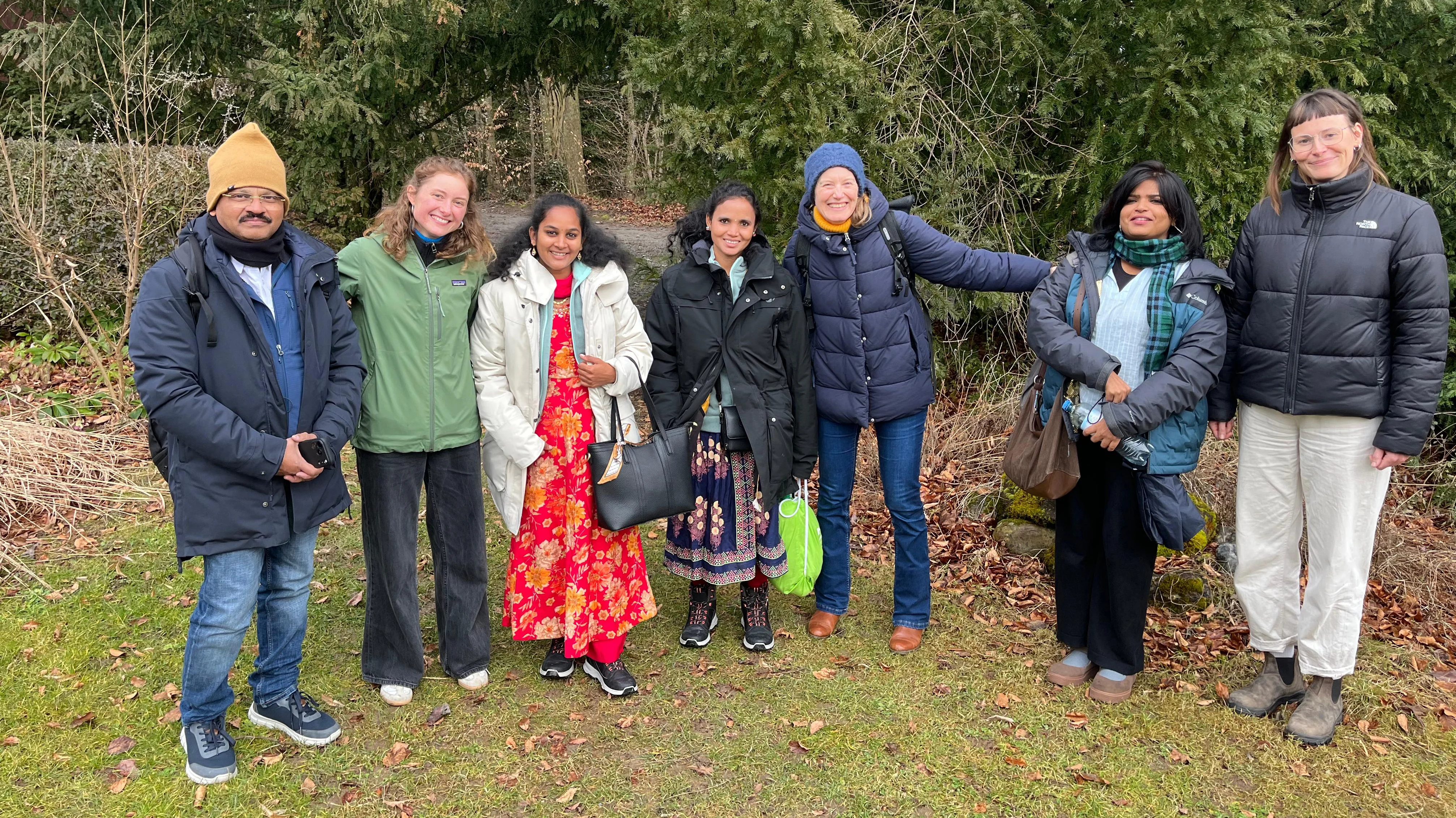 On the picture can be seen from left to right: Yerrakonda Sudhakar (APCNF coordinator), Delia Hürlimann (GoF), Jyothi Bobbili (APCNF farmer), Narasamma Arika (APCNF farmer), Claudia Veith (GoF), Swati Renduchintala (APCNF coordinator), Fabienne Buchmann (GoF).