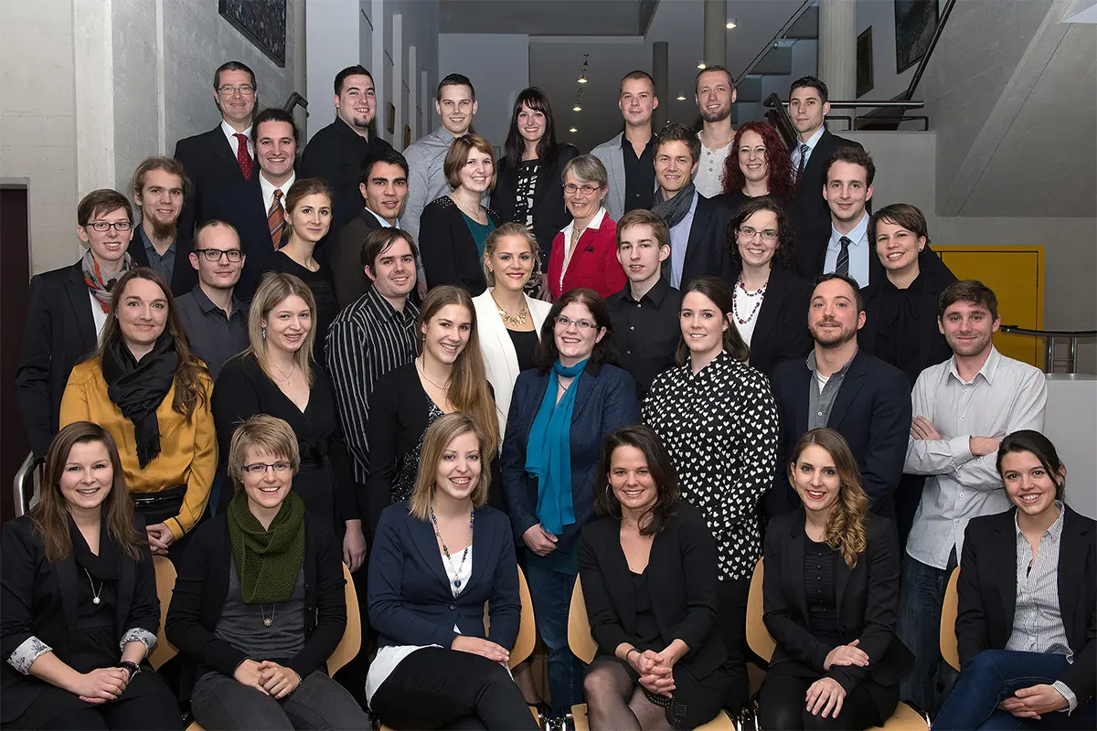 35 neu diplomierte Bachelors in Lebensmitteltechnologie