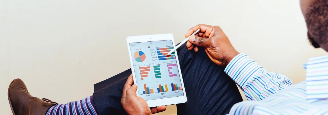 Tablet mit Grafik Assessment-Ergebnisse 