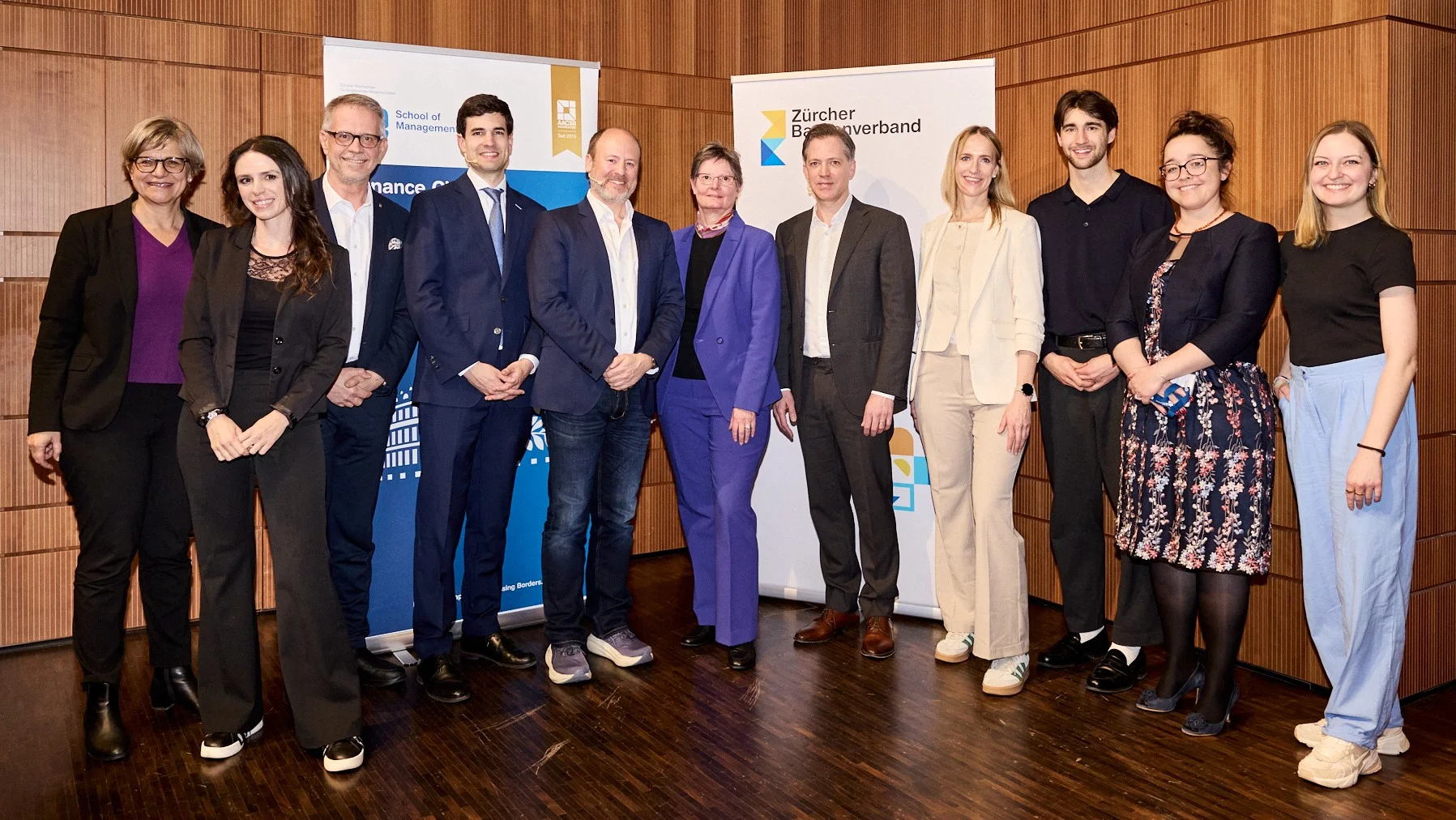 Gruppenfoto vom Finance Circle am 16. März 2026 mit allen Referierenden und Beteiligten der Veranstaltung