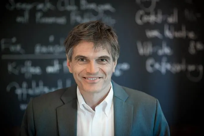 Portraitfoto Daniel Perrin