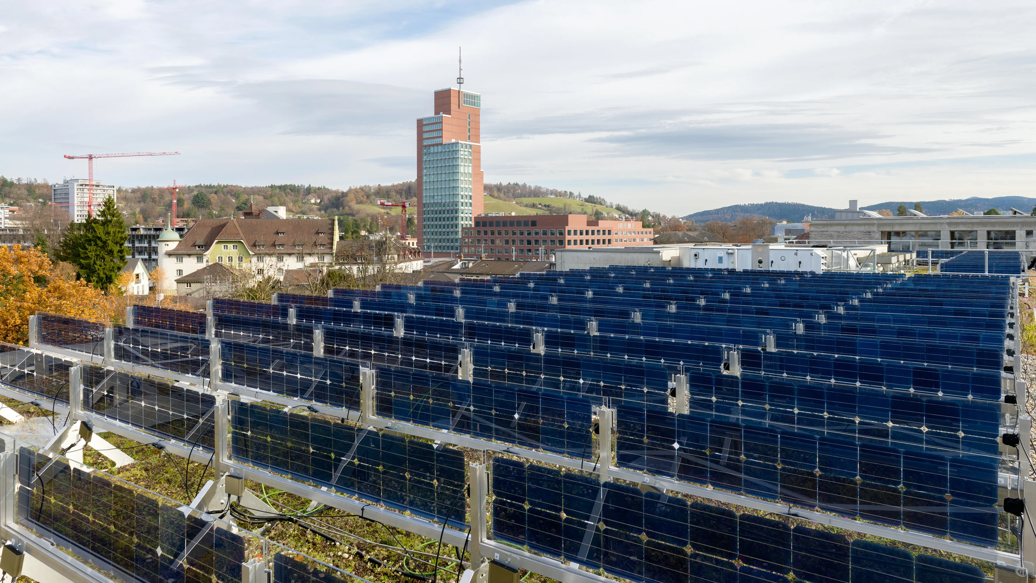 dekorativ - PV-Anlage auf Dach