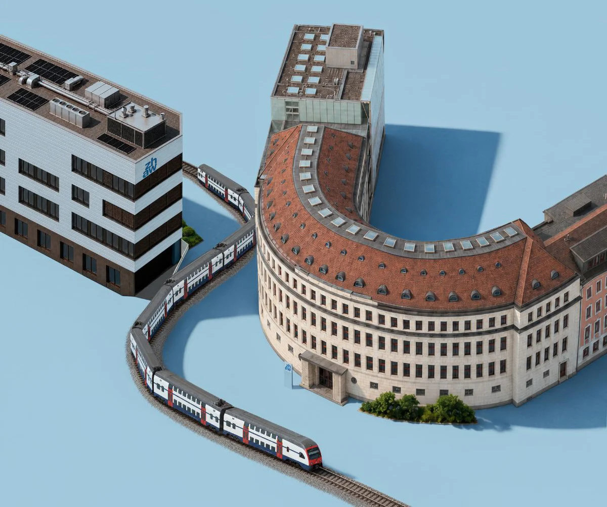 SBB-Doppelstockzug auf einer geschwungenen Bahnstrecke zwischen zwei Gebäuden der ZHAW vor hellblauem Hintergrund.