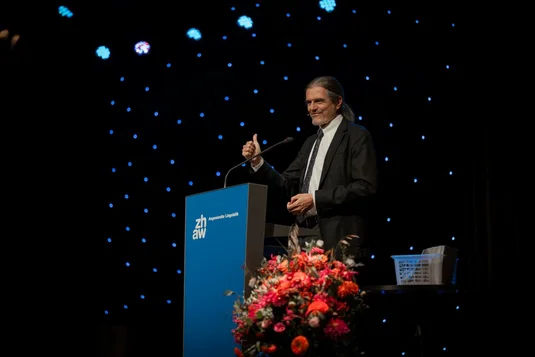 Foto von der Diplomfeier des Bachelor Kommunikation