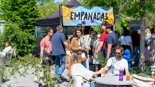 Zwischendurch Pause und Verpflegung an den verschiedenen Foodtrucks