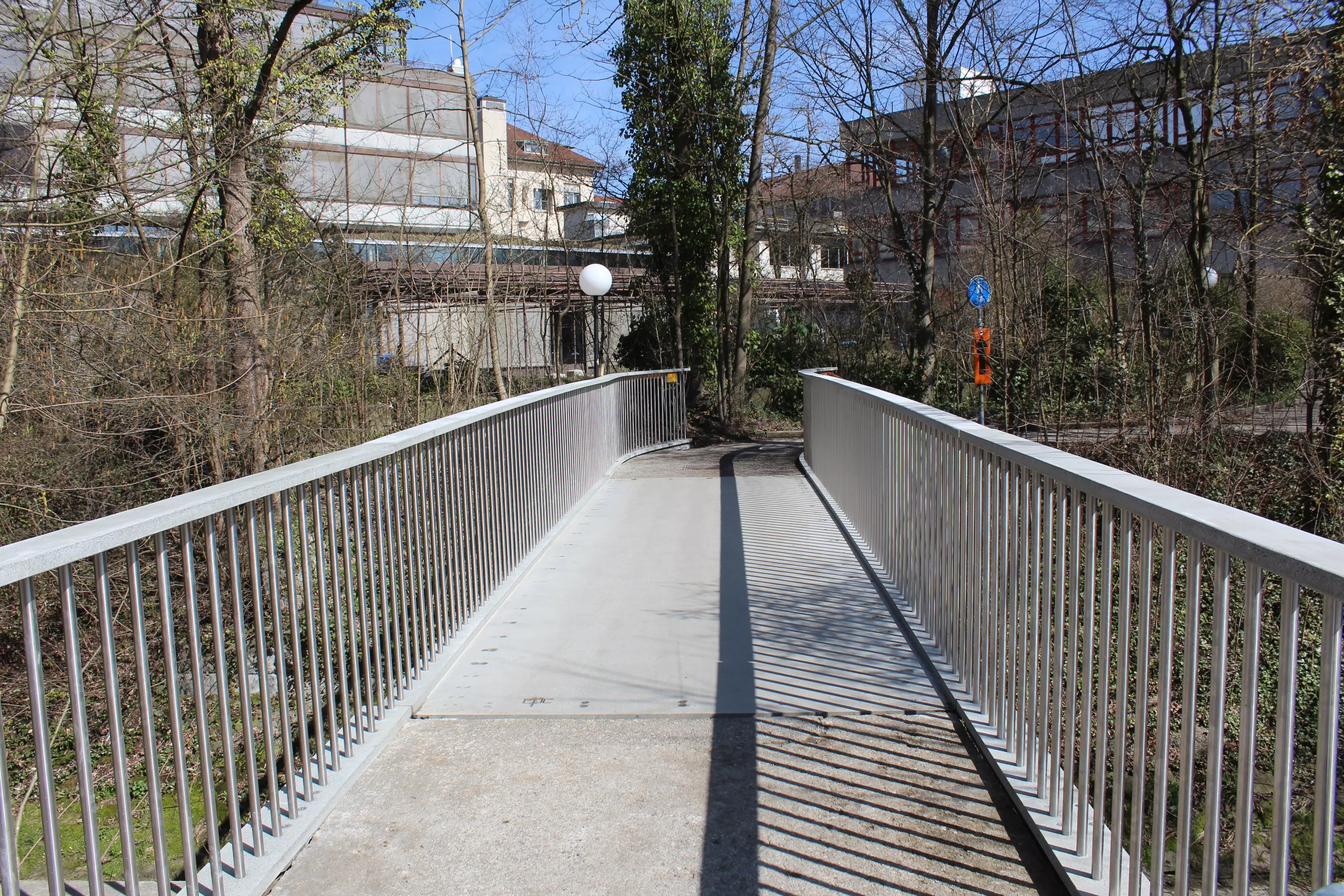 Anfang Oktober 2016 wurde die cpc-Brücke über die Eulach der Nutzung übergeben. 