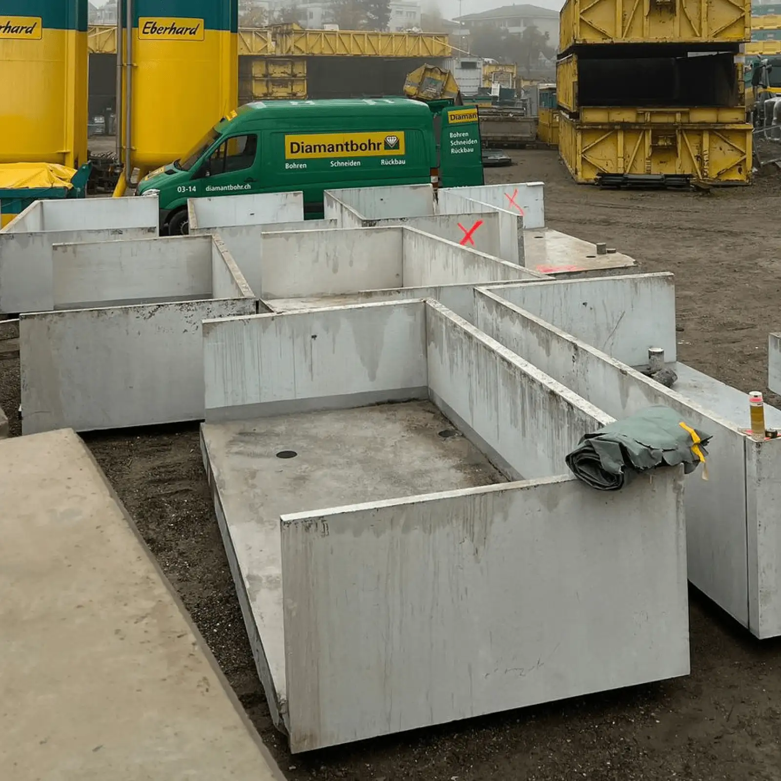 Durch die Wiederverwendung von 26 Tonnen Beton als ganze Bauteile können Emissionen von 5,5 Tonnen CO₂-Äquivalent eingespart werden.