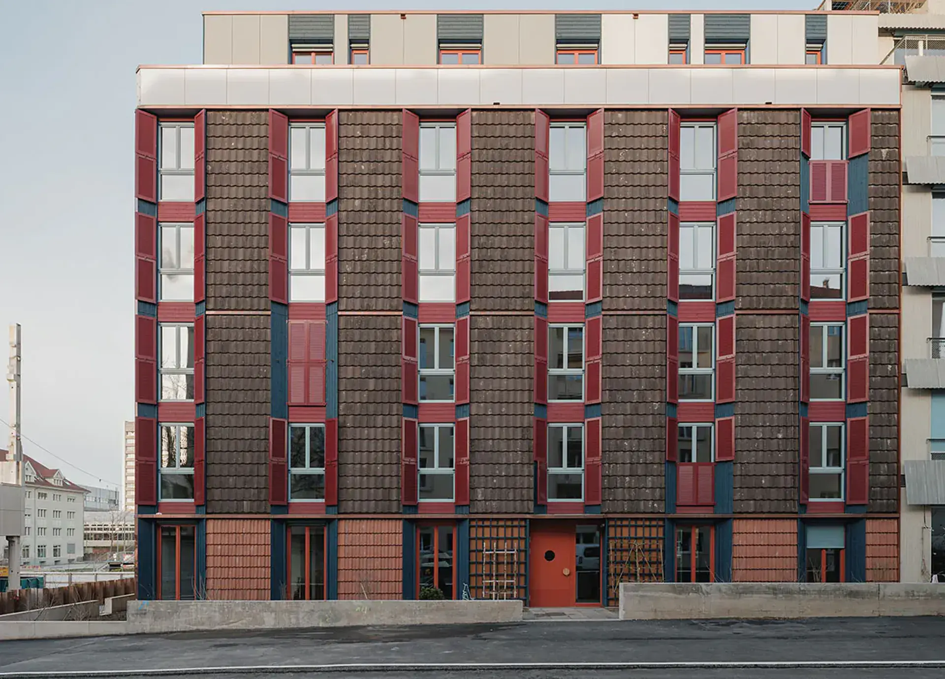 Vom alten Dach zur neuen Fassade.