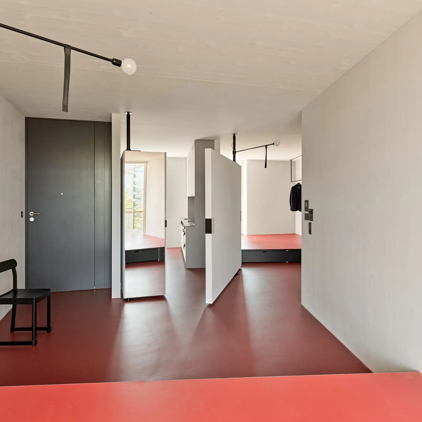 Performative Einzimmerwohnung mit räumlicher Komplexität