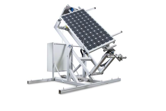 Freigestellte Abbildung eines Solarmoduls.