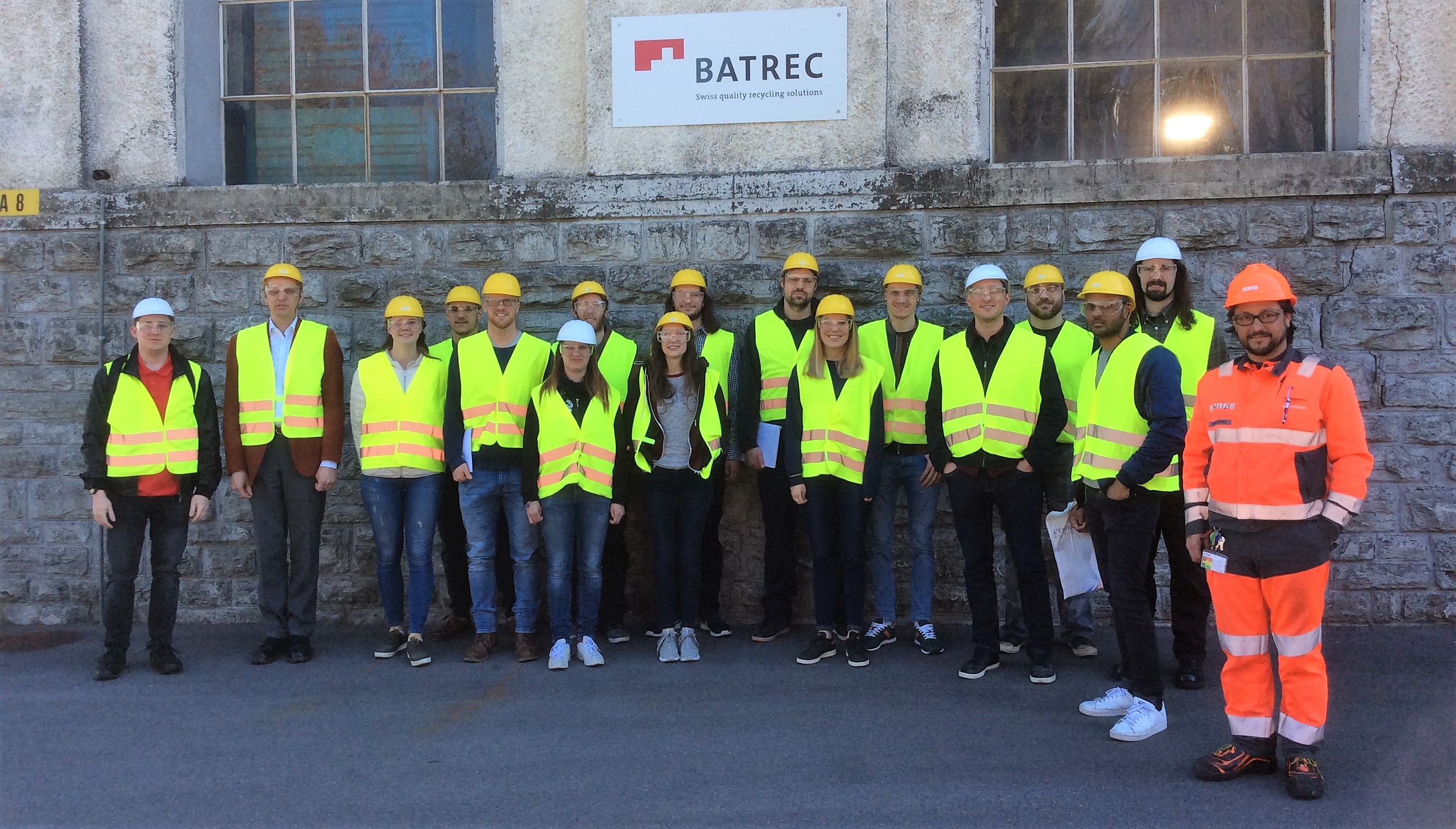 EU-Studierende bei der Batrec Industrie AG: Wo aus Altbatterien ...