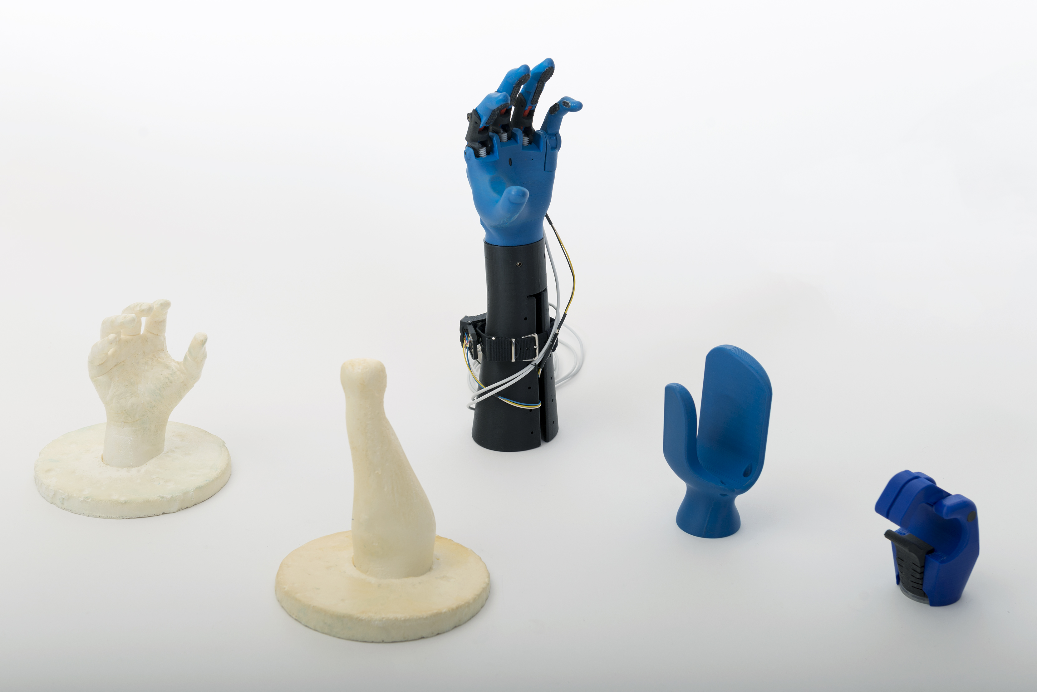 Fashionable Prosthetics Use 3-D Printers For Personal Pizzazz : Shots -  Health News : NPR