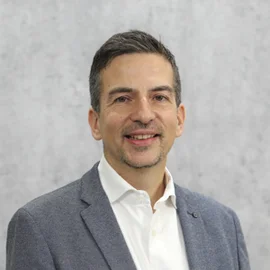 Porträt-Foto von Prof. Dr. Alfred Angerer