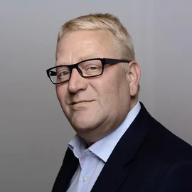 Dr. Björn Plaschnick