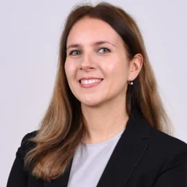 Dr. Julia Braun