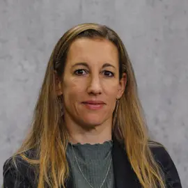 Portrait photo of Prof. Dr. Julia Meyer