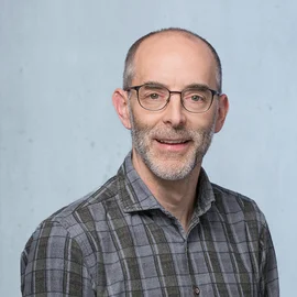 Porträt-Foto von Prof. Dr. Roland Felix Graf