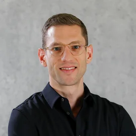 Porträt-Foto von Dr. Michael Stucki