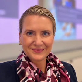 Dr. Christine Uta Grosse