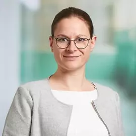 Dr. Bettina Sackenreuther