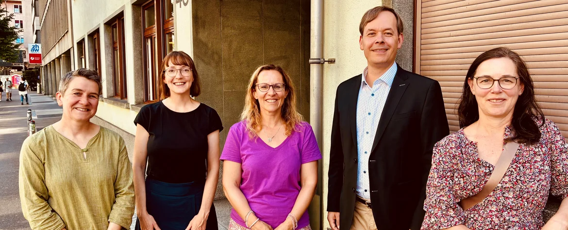 Projektteam v.l.n.r.: Nicole Gerber, Anna Jörger, Colette Schneider Stingelin, Thorsten Merkle, Franziska Domeisen Benedetti. Nicht auf dem Foto: Daniela Händler-Schuster, Nicole Zigan, Moritz Büchi.